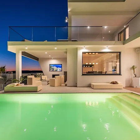 Michelle - Infinity Villa *