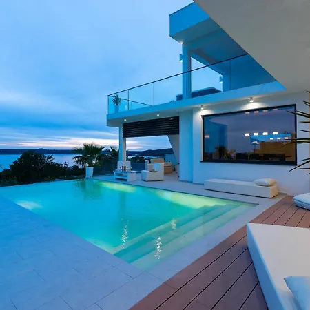 Michelle - Infinity Villa