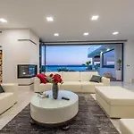 Michelle - Infinity Villa