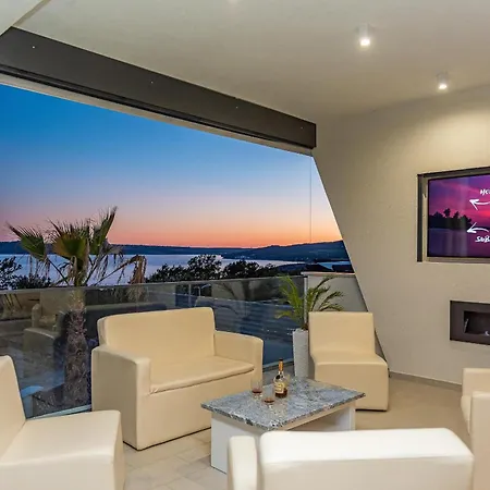 Michelle - Infinity Villa
